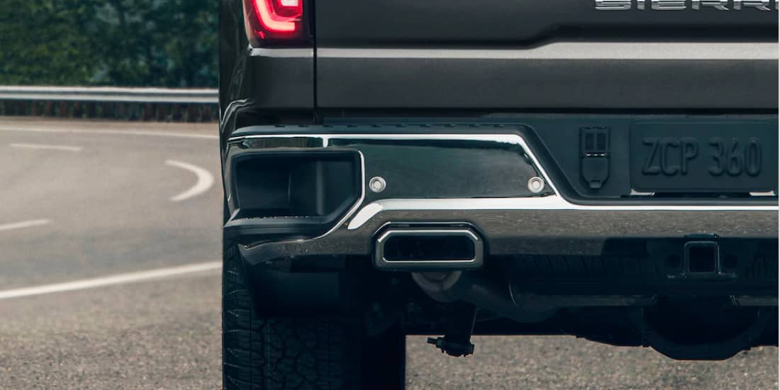 GMC Sierra 1500 with corner step for tailgate